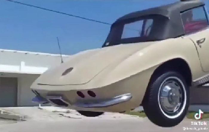 [ACCIDENT] 1962 Corvette Rolls Off the Back of An Auto Transporter