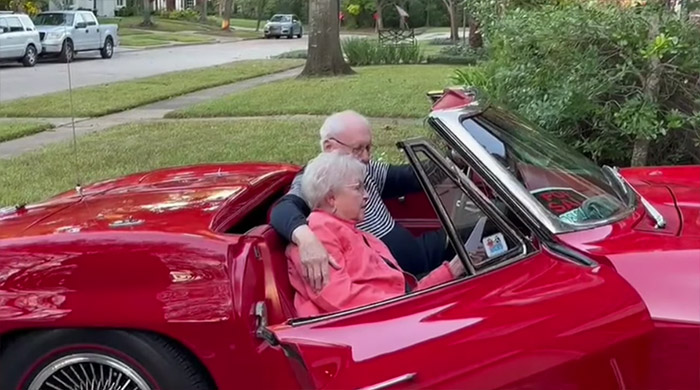 [VIDEO] Surprising Mom and Dad with a 1967 Corvette Sting Ray Convertible