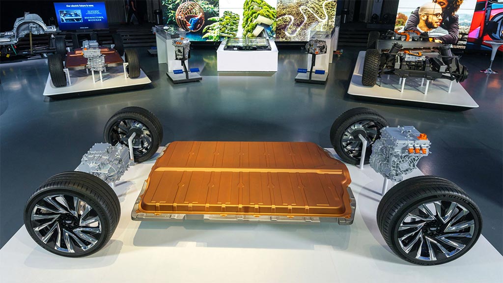 New $3 Billion GM-Samsung Battery Plant May Power the Electric Corvette and Camaro