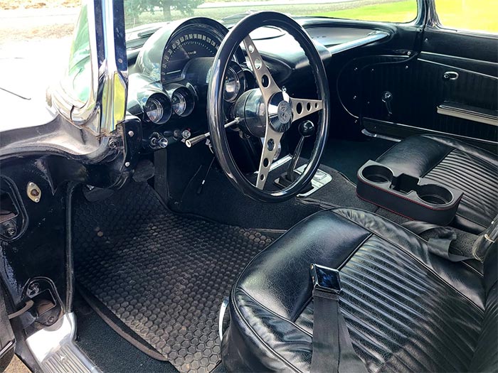 Corvettes for Sale: Black 1962 Convertible with 350 V8 and Four Speed