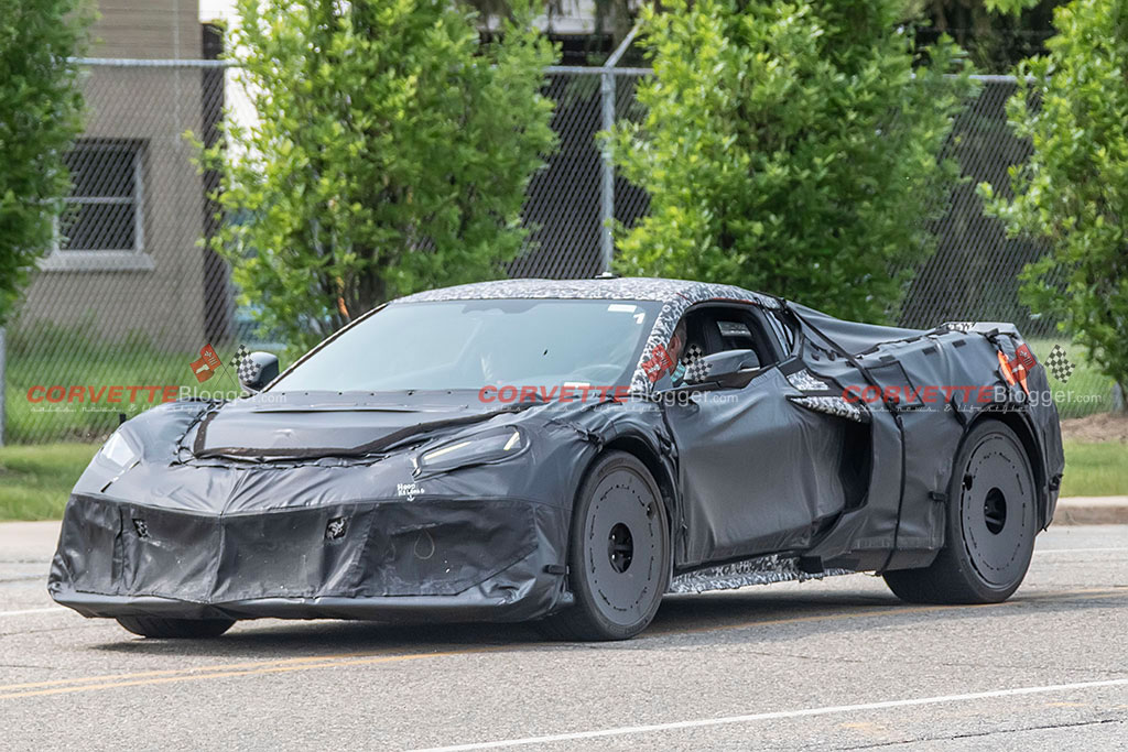 [SPIED] Chevy Engineers Captured Driving the C8 ZR1 Prototypes in