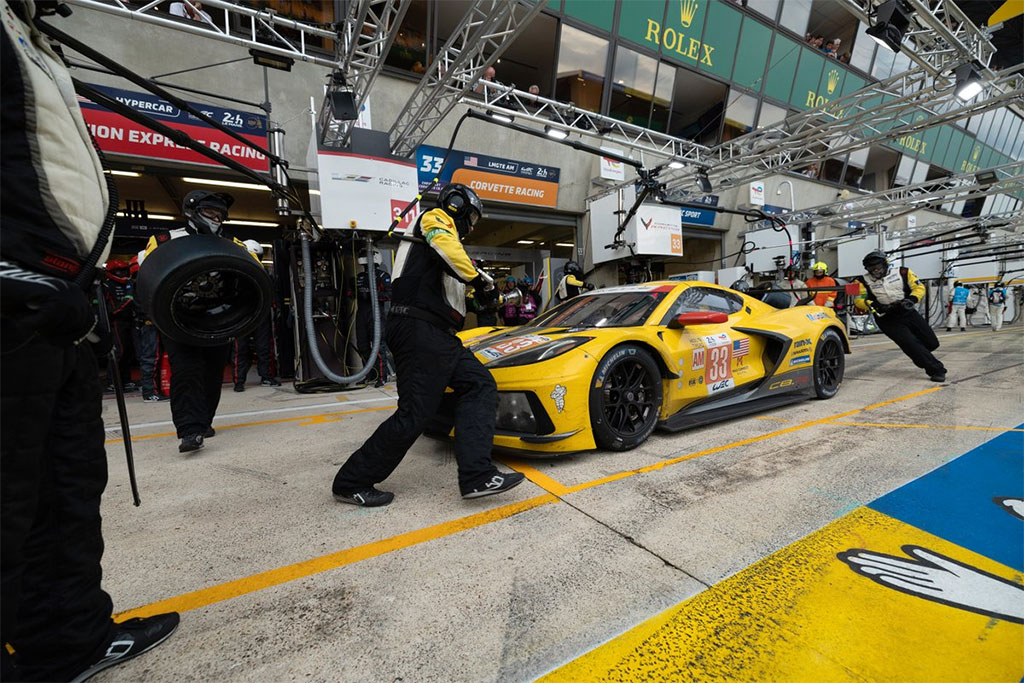 Corvette Racing at Le Mans: Sixteen-Hour Update