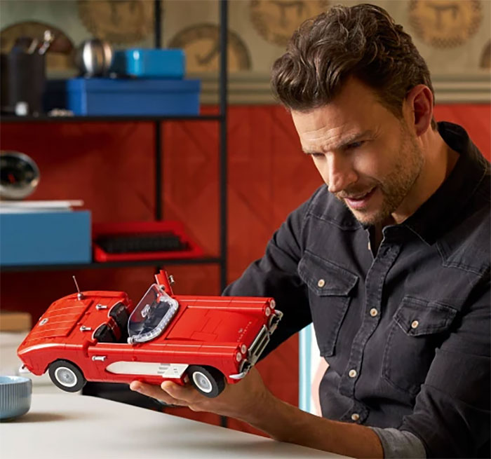 Lego Celebrates Corvette's 70th Anniversary with a New 1961 Corvette Model