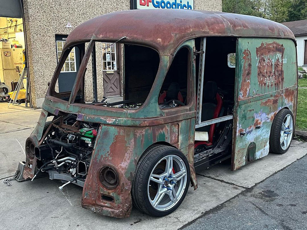 [PICS] Somebody is Building a Food Truck from a Wrecked C8 Corvette