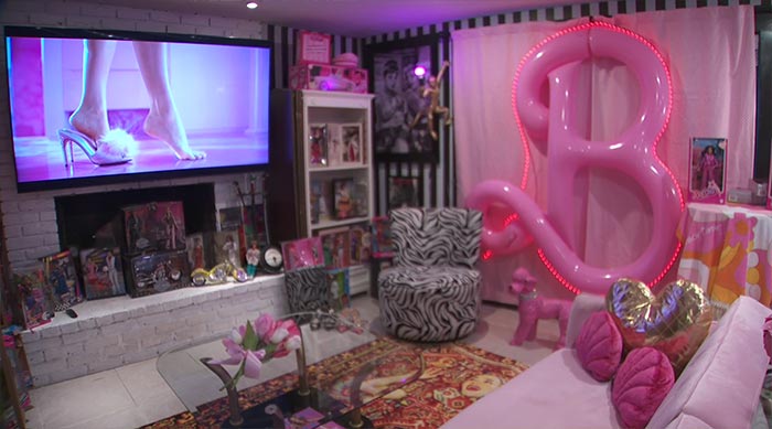 [VIDEO] Twin Cities Woman Living the Barbie Lifestyle with Dreamhouse and Pink Corvette
