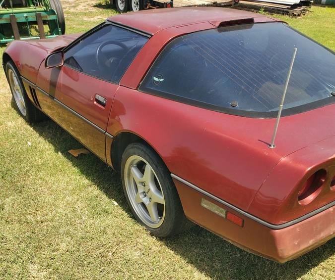 Corvettes for Sale: 1988 Corvette Locked Away in a Storage Locker Offered for $4,000