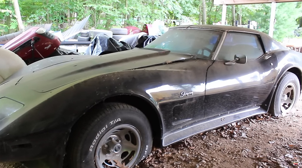 [VIDEO] Neglected 1976 Corvette Gets Its First Wash in 15 Years