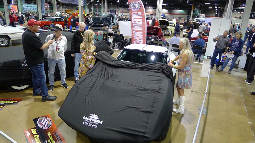 Freshly Restored 1971 ZR2 Corvette Revealed at MCACN 2024