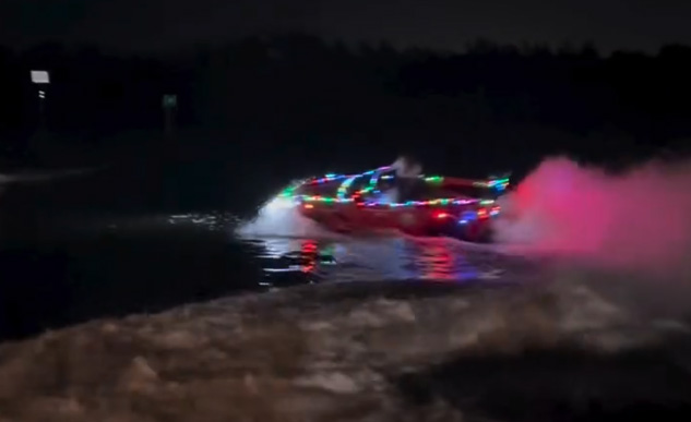 [ACCIDENT] Corvette Jet Boat Crashes During Florida Christmas Boat Parade