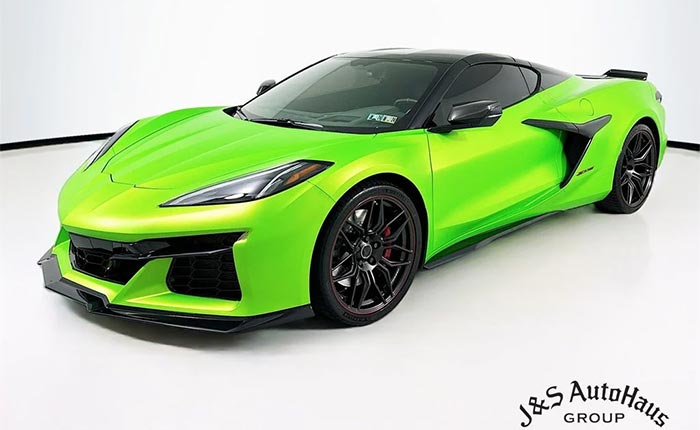 Corvettes for Sale: Someone Made a Green C8 Corvette Z06 so You Don't Have to