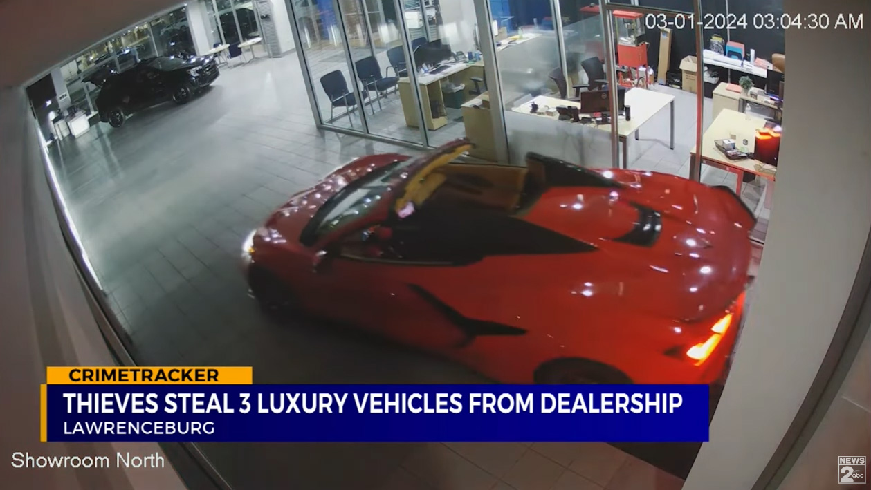 [STOLEN] Brazen Thieves Steal a $148K Corvette Z06 Convertible from a Dealer's Showroom