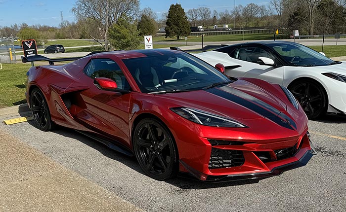 [SPIED] First Photos of a 2025 Corvette Z06 Show No Changes to the Great Wall of Buttons