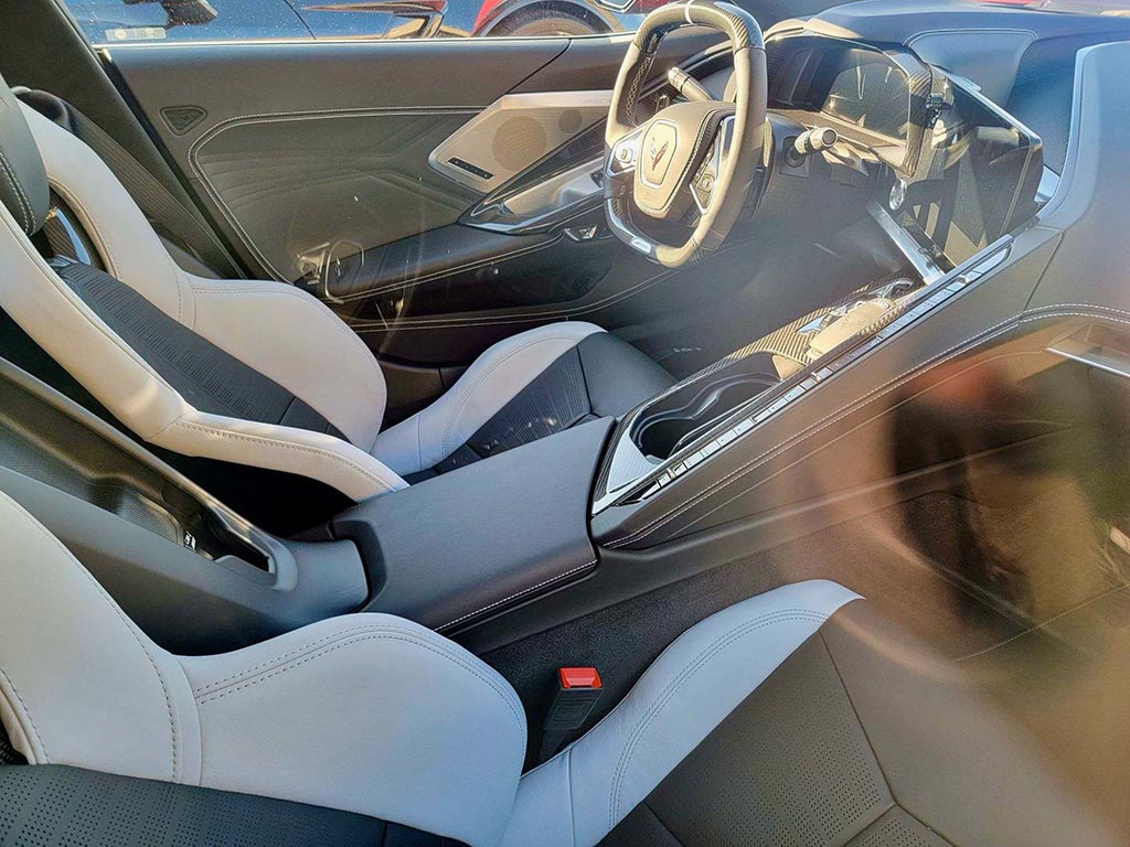[SPIED] First Photos of a 2025 Corvette Z06 Show No Changes to the Wall of Buttons