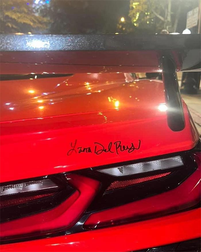 [VIDEO] Lana Del Rey Autographs a Fan's C8 Corvette 