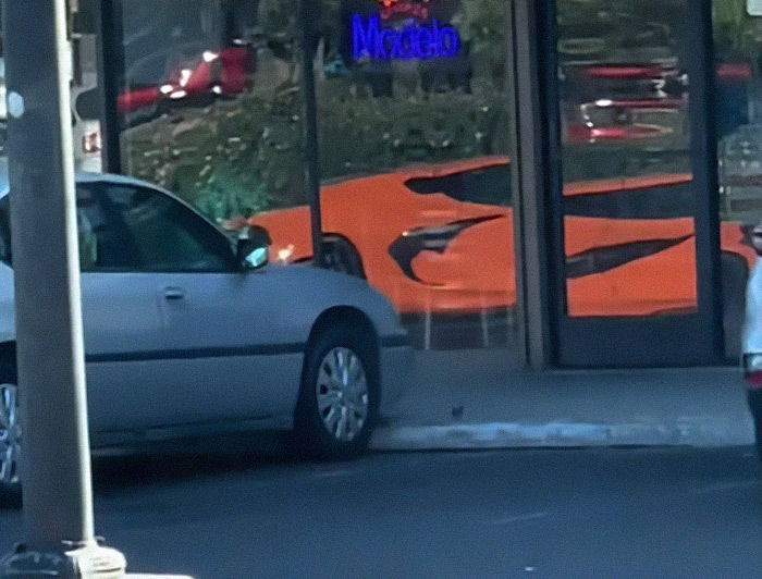 [VIDEO] A Reflection from an Unseen Corvette Has People Thinking there's a Glitch in the Matrix