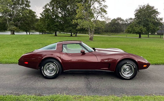 Corvettes for Sale: Lady's One-Owner 1978 Corvette with 26K Miles