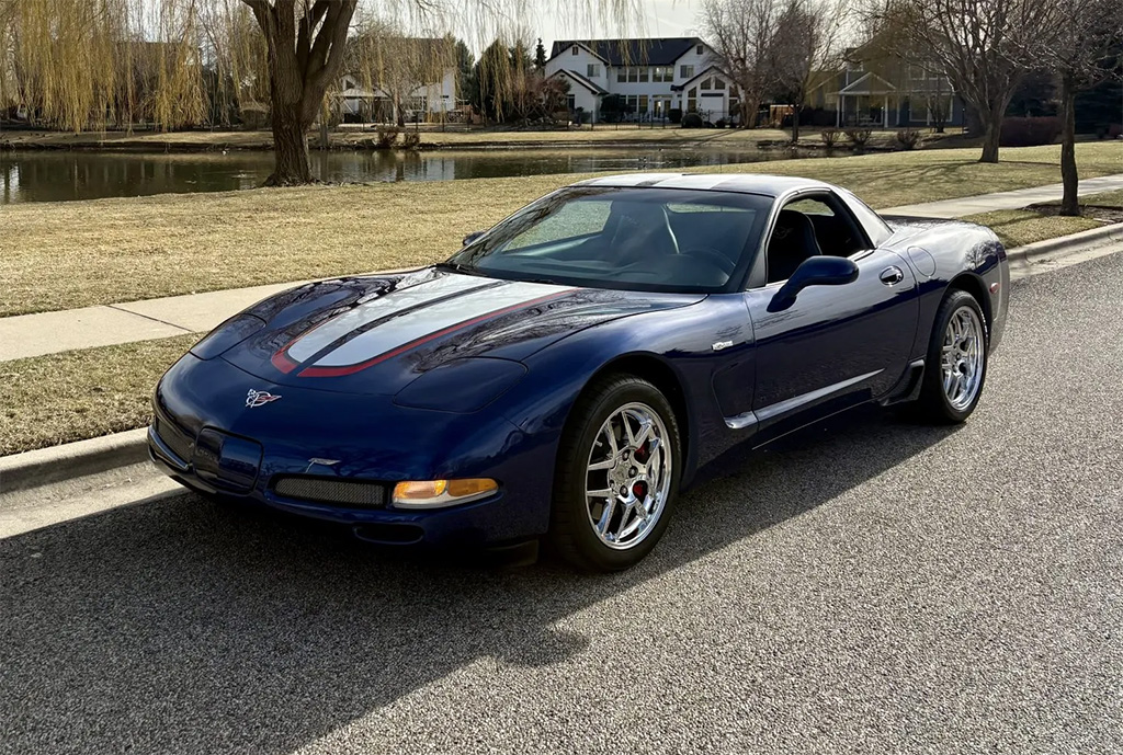 Corvettes à vendre: 12k-mile 2004 Corvette Z06 Édition commémorative sur Bring a Trailer 