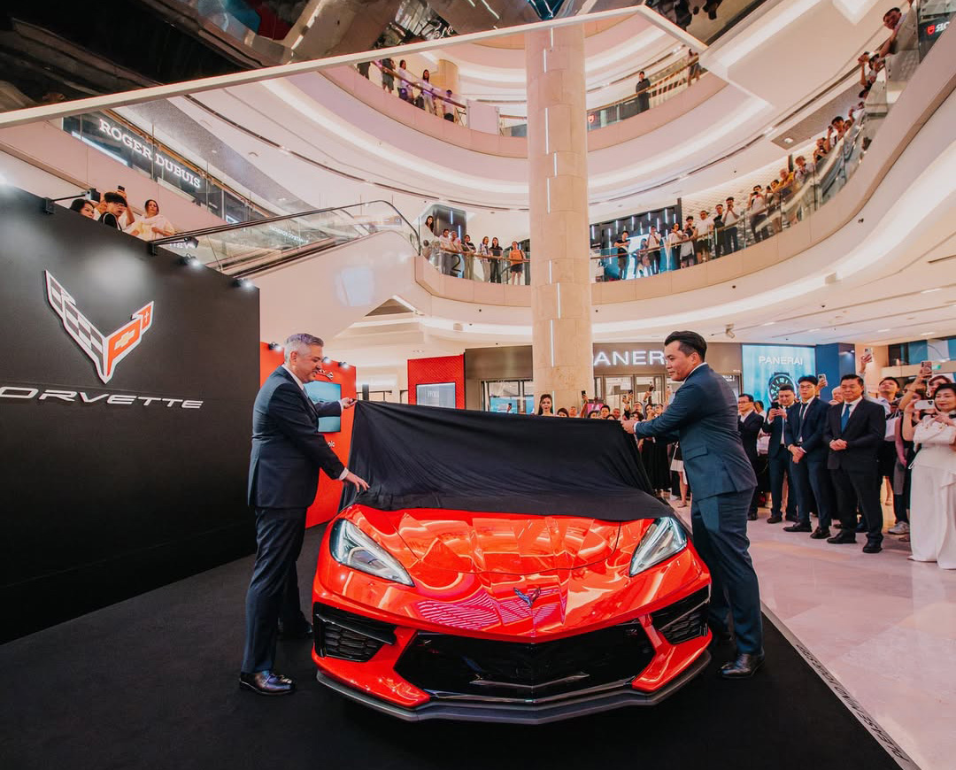C8 World Domination Tour Comes to Singapore as the Corvette Stingray Is Now Available for the First Time