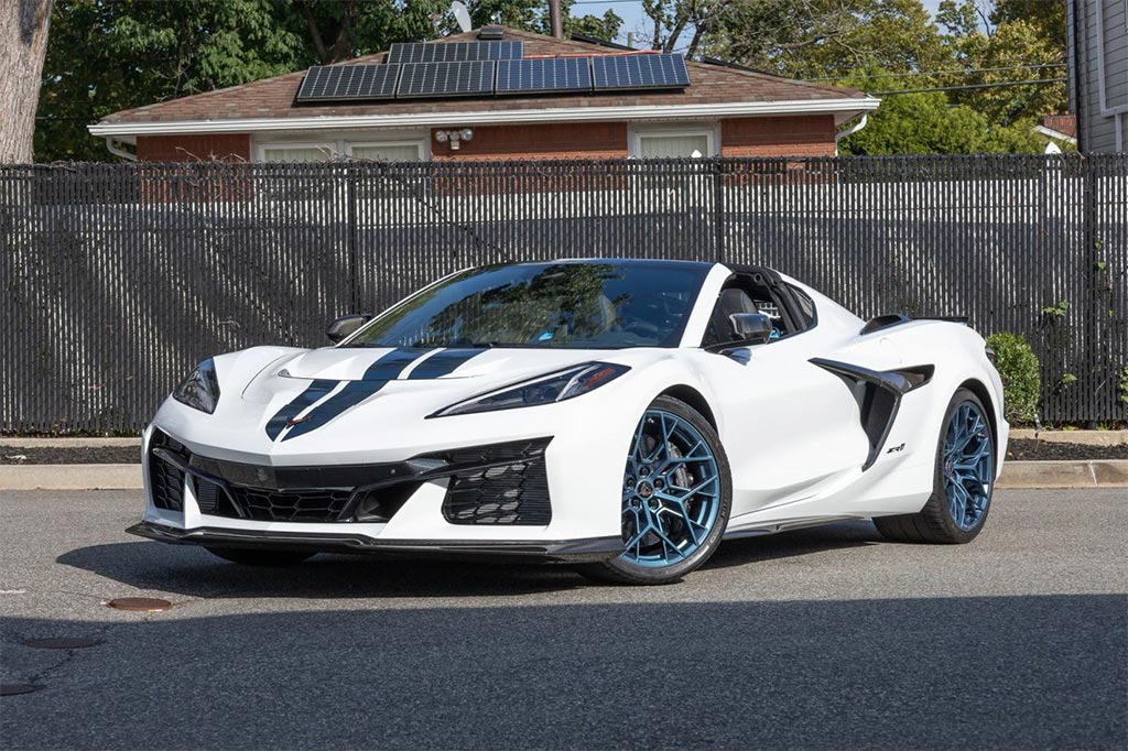 Corvettes à vendre: la première Corvette Zr1 d'occasion en 2025 avec des roues bleues peut être la vôtre