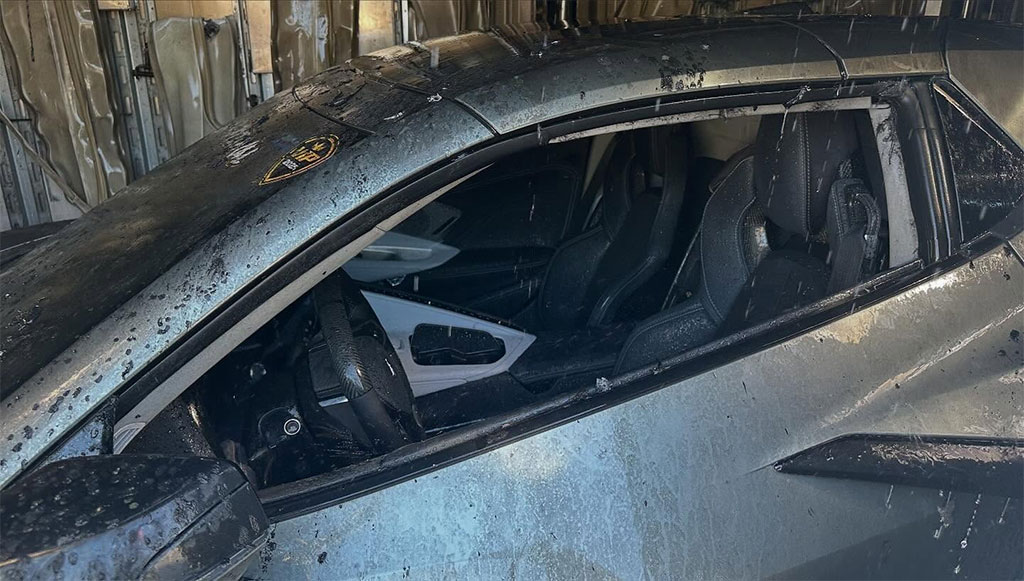 [ACCIDENT] Two C8 Corvettes and Other High End Motorcars Damaged in Transporter Fire