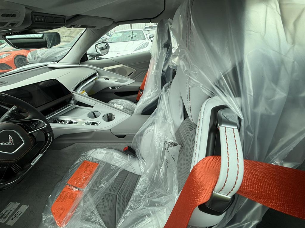 [PICS] 2026 Corvette in Blade Silver with Sky Cool Gray/Medium Ash with Habanero Accents