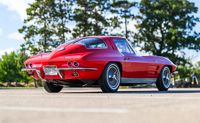 Corvettes à vendre: 1963 Split Window Fuelie sur Bring a remorque