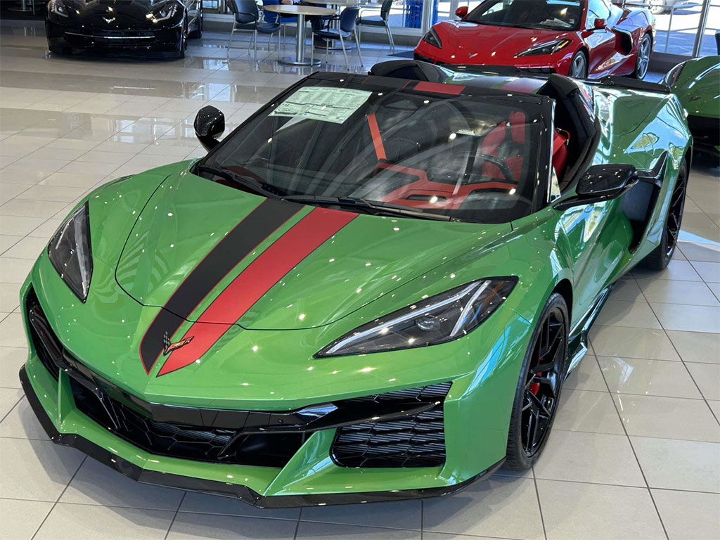 [POLL] HOT OR NOT? 'Christmas' Z06 Combines 2026's Most Outrageous Visual Options