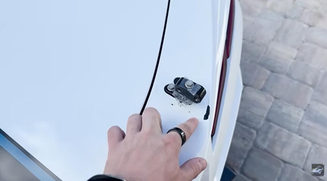 [VIDEO] Potential Issue? Paint Chips Caused by Downforce on the C8 ZR1 High Wing