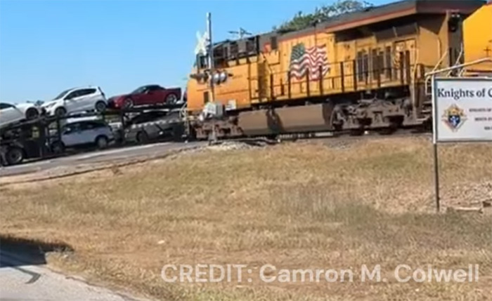 [VIDEO] Train Collides with an Auto Transporter and a C6 Corvette Took the Worst of It