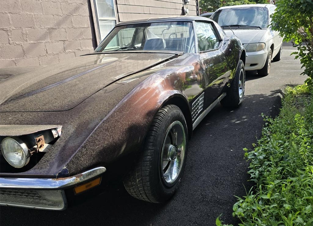 Corvettes for Sale: Seller Asking $4,500 for this Running 1971 Corvette Coupe