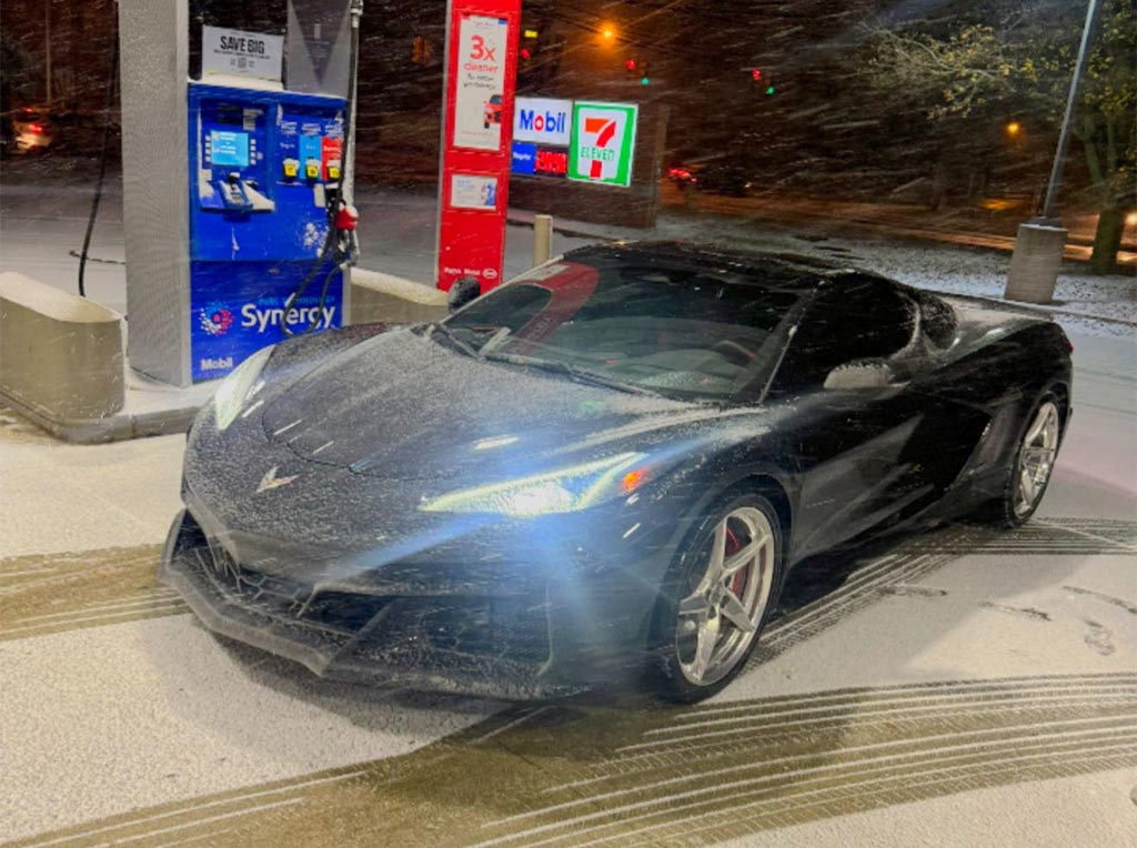 [PICS] First Snowfall of the Year Has Corvette E-Ray Owners Excited