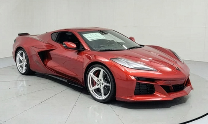 Corvettes for Sale: Save $19K on a New 3LZ 2025 Corvette E-Ray from Les Stanford