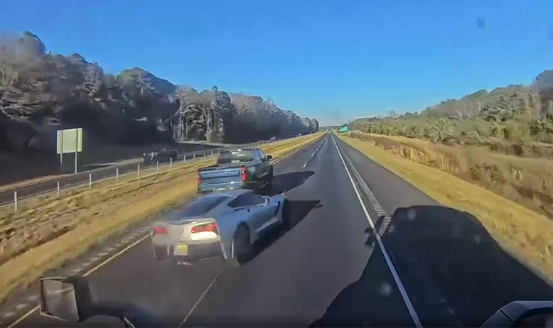 [ACCIDENT] Out-of-Control C7 Corvette Nearly Causes a Pileup on the Interstate