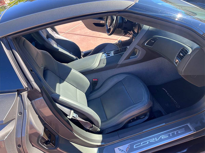 Corvettes for Sale: 8K-Mile 2015 Corvette Z06 with Manual 7-Speed on Craigslist