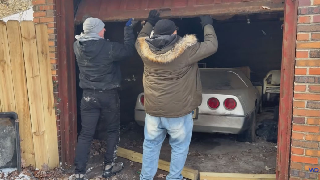 [VIDEO] C4 Corvette Stored for 30 Years Is Pulled from its Garage and Detailed