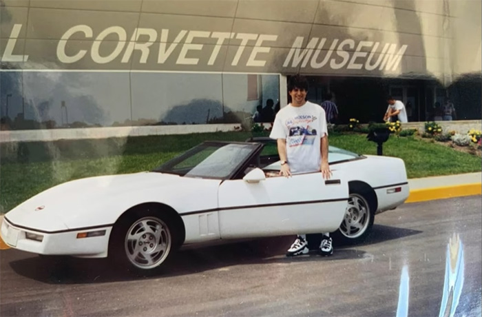 [VIDEO]  Harlan Charles nous présente les points forts et démystifie certains des mythes de la Corvette C8