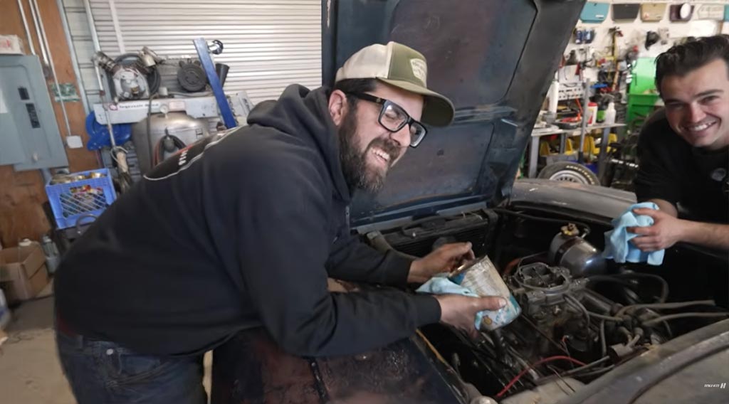 [VIDEO] After a 30 Year Slumber, this 1961 Corvette Lives Again!