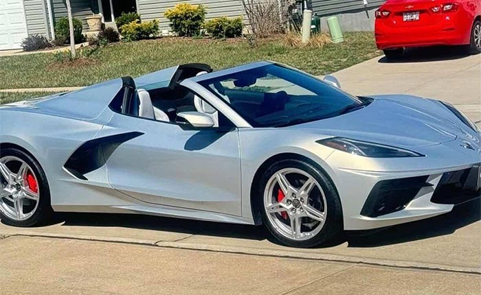 [STOLEN]  La Corvette Stingray 2023 disparaît pendant la nuit de l'allée de Saint-Louis
