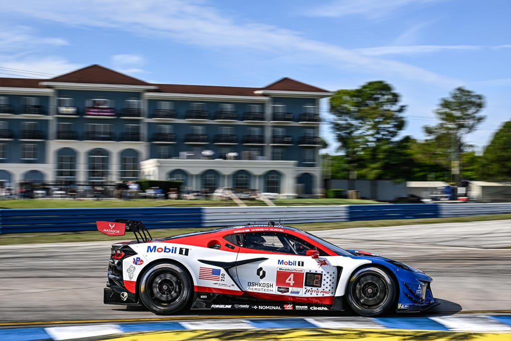 Corvette Racing at Sebring: Pushing Ahead