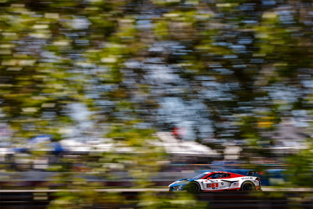 Corvette Racing at Sebring: Pushing Ahead