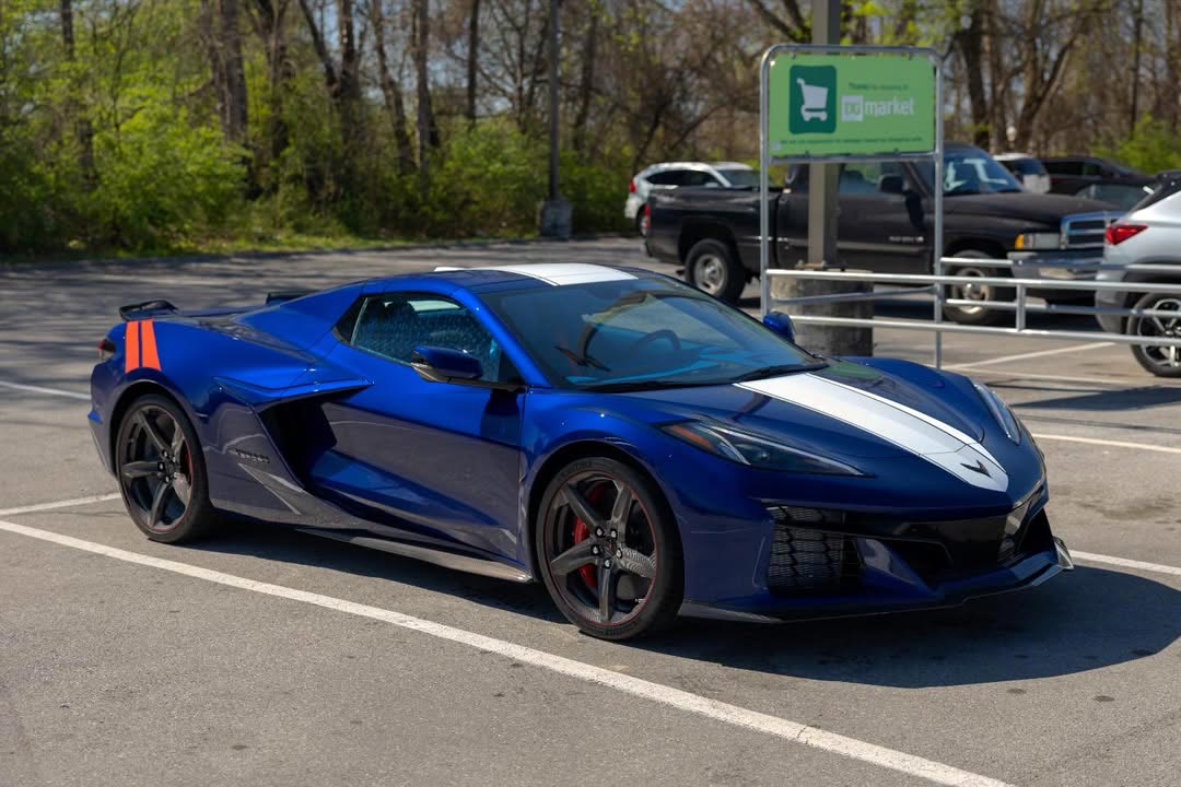 コロナ　ニューブルーバナー Used-2024-Chevrolet-Corvette-
