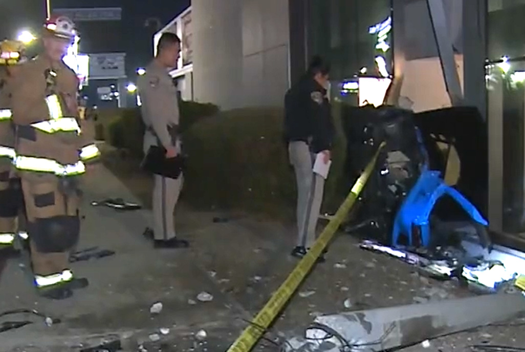 [ACCIDENT] C8 Corvette Goes Flying Off an L.A. Highway and Crashes into a Maserati Dealership