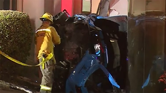 [ACCIDENT] C8 Corvette Goes Flying Off a L.A. Highway and Crashes into a Maserati Dealership