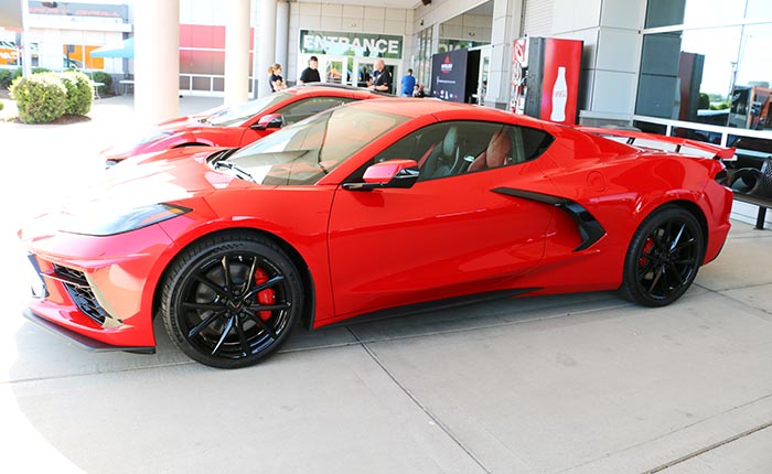 [PICS] The 2027 Stingray's New QE6 Gloss Black 10-Spoke Wheels Debut at the NCM Bash