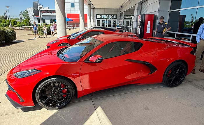 [PICS] The 2027 Stingray's New QE6 Gloss Black 10-Spoke Wheels Debut at the NCM Bash