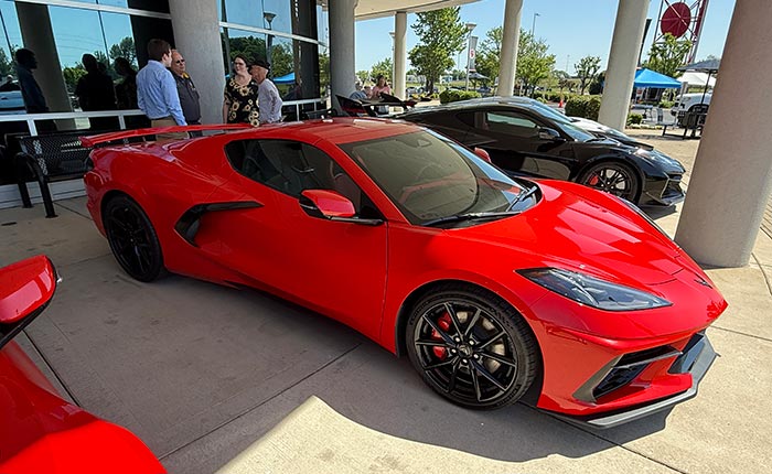 [PICS] The 2027 Stingray's New QE6 Gloss Black 10-Spoke Wheels Debut at the NCM Bash