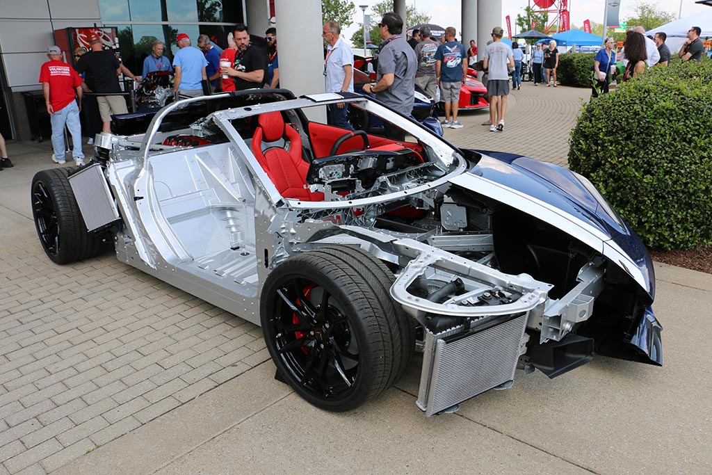 [VIDEO] Take a Closer Look at Chevy's 2027 Corvette Grand Sport Cutaway and LS6 Engine Displays