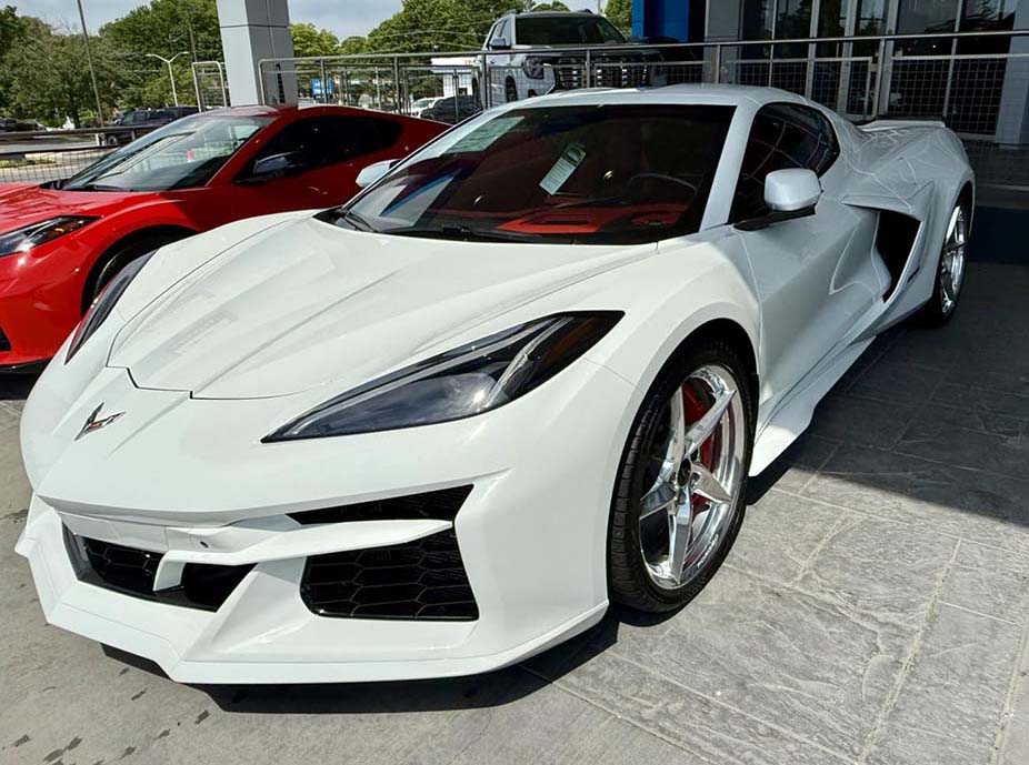 Expédition de livraison de Corvette avec le vendeur national de Corvette Mike Furman pour le 10 mai