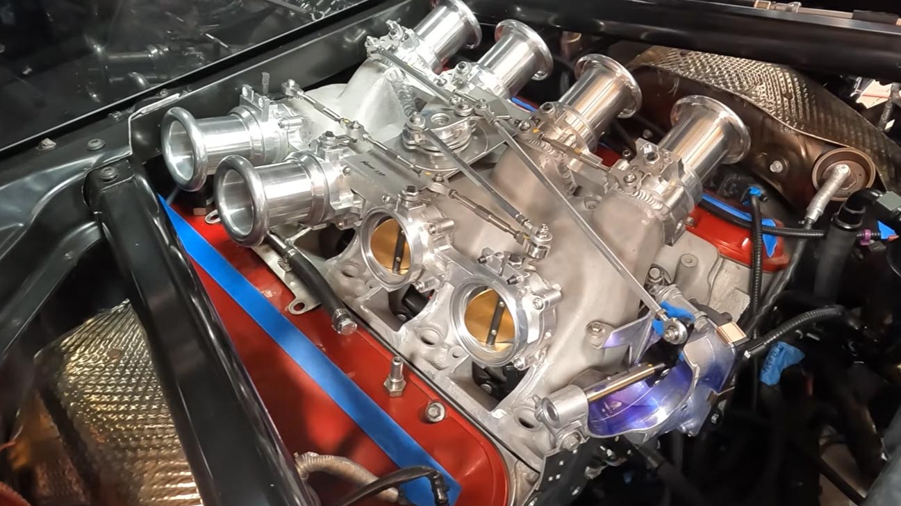 C8 Corvette Stingray with World's First 8.1-Liter Big Block V8 Hits the Freeway