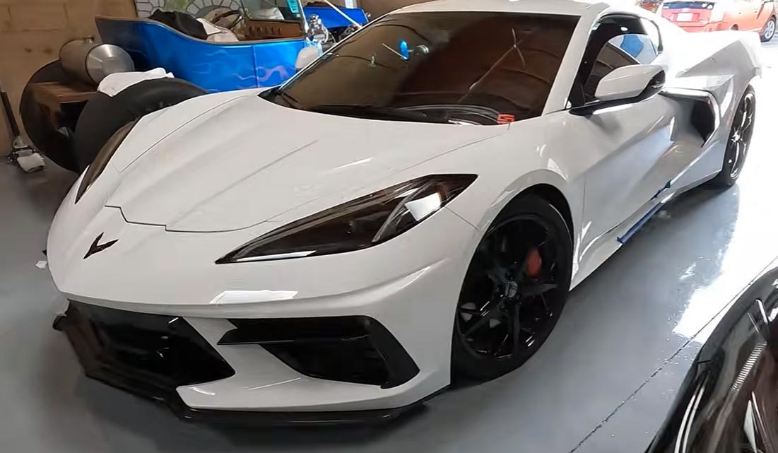 C8 Corvette Stingray with World's First 8.1-Liter Big Block V8 Hits the Freeway
